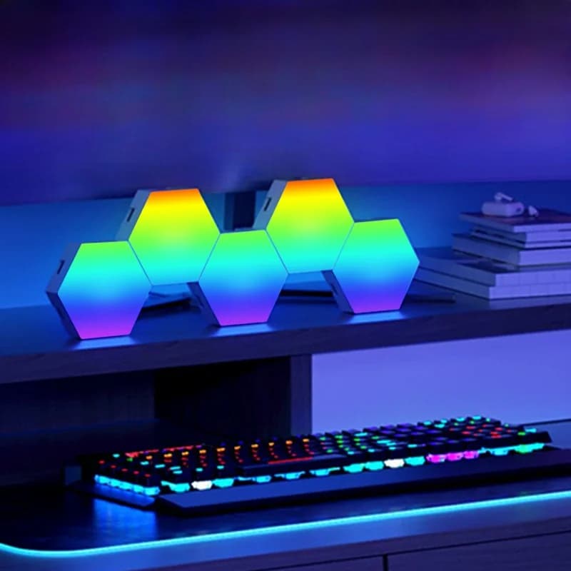 RGB sešstūra skaņas reakcijas gaismas paneļi ar lietotnes vadību
