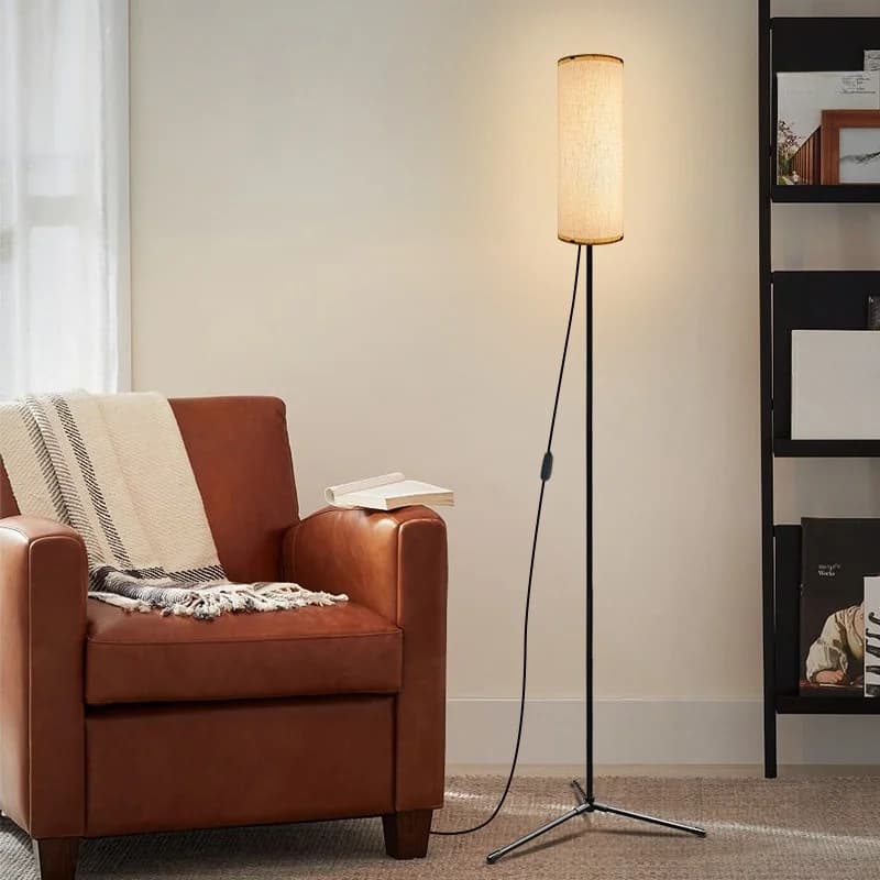 LED grīdas lampa ar auduma abažūru, aptumšojama trīskrāsu gaisma